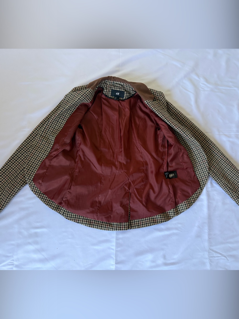 Beautiful H&M Brown Houndstooth Blazer with Burgundy Lining Size 4 - Picture 6 of 8